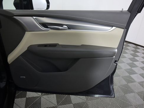 Used 2021 Cadillac XT5 Premium Luxury image 27