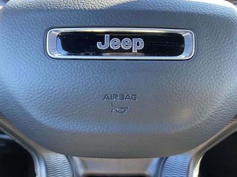 New 2025 Jeep Grand Cherokee Altitude image 26