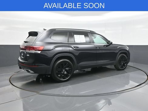 Used 2025 Volkswagen Atlas SE AWD/4WD image 7