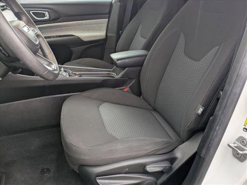 Used 2025 Jeep Compass Sport image 15