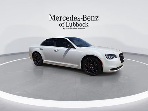 Used 2019 Chrysler 300 Touring w/ Sport Appearance Package RWD image 2
