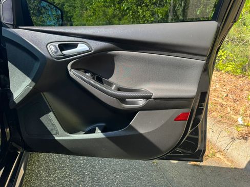 Used 2018 Ford Focus ST w/ Equipment Group 402A image 10