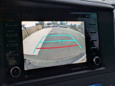 Used 2020 Toyota Sienna XLE image 23