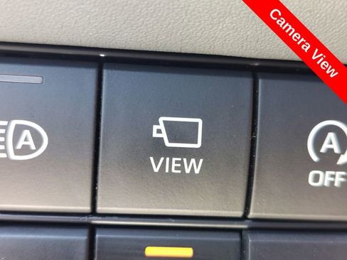 Used 2025 Toyota Highlander Limited AWD/4WD image 28