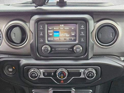 Used 2021 Jeep Gladiator Sport image 13