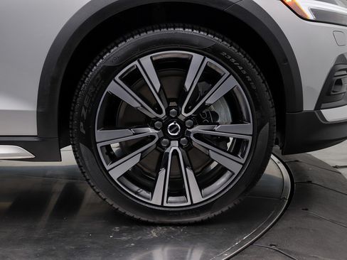 Used 2025 Volvo V60 B5 Cross Country Ultra w/ Protection Package Premier AWD/4WD image 14