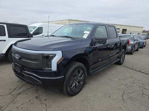 Used 2024 Ford F150 Lightning XLT image 7