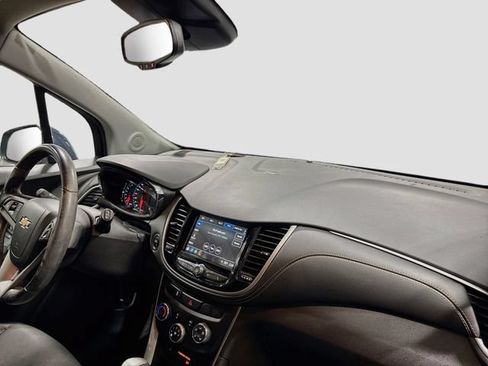 Used 2018 Chevrolet Trax LT w/ LT Convenience Package AWD/4WD image 22