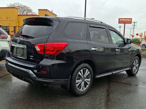Used 2019 Nissan Pathfinder SL AWD/4WD image 6