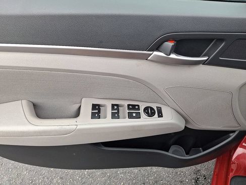 Used 2019 Hyundai Elantra Value Edition FWD image 13