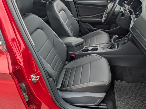 Used 2022 Volkswagen Jetta SE w/ Panoramic Sunroof Package FWD image 21