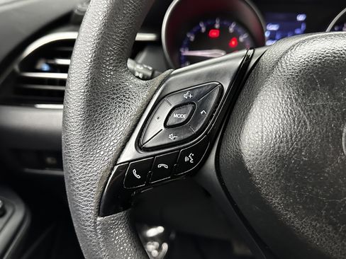 Used 2019 Toyota C-HR LE image 16