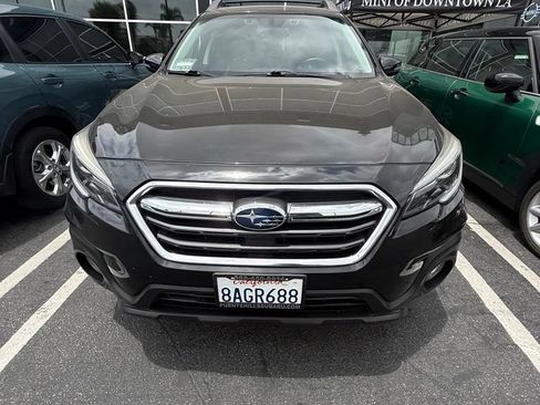 Used 2018 Subaru Outback 3.6R Limited AWD/4WD image 2