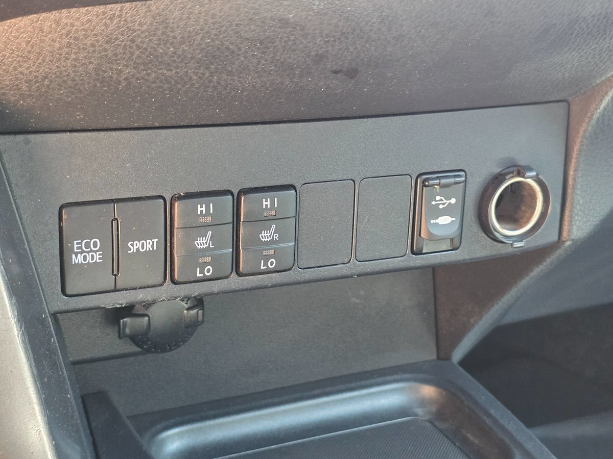 Used 2017 Toyota RAV4 SE FWD image 41