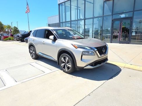 Used 2023 Nissan Rogue Platinum w/ Platinum Premium Package AWD/4WD image 2