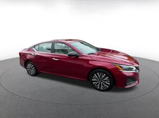 Used 2025 Nissan Altima 2.5 SV FWD video 2