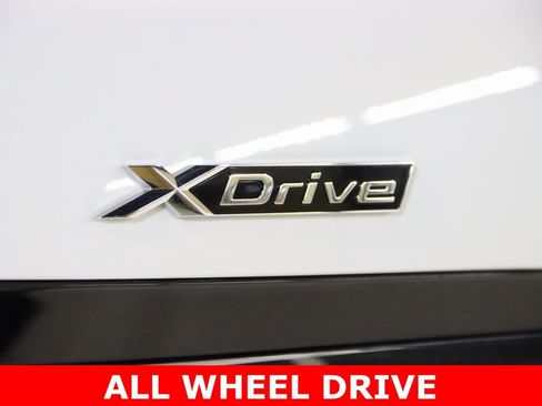 Used 2023 BMW 760i xDrive image 9