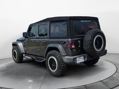 Used 2018 Jeep Wrangler Unlimited Sport S AWD/4WD image 3