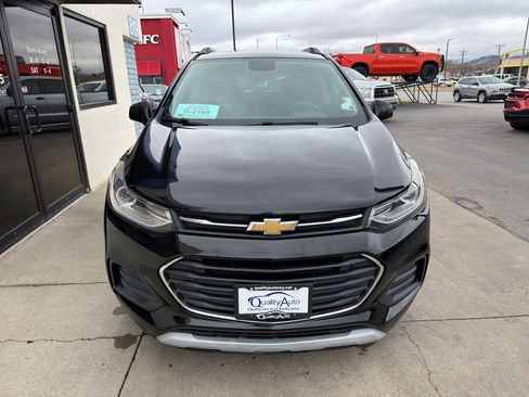 Used 2019 Chevrolet Trax LT w/ LT Convenience Package image 3