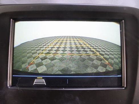 Used 2019 Chevrolet Equinox LS image 3