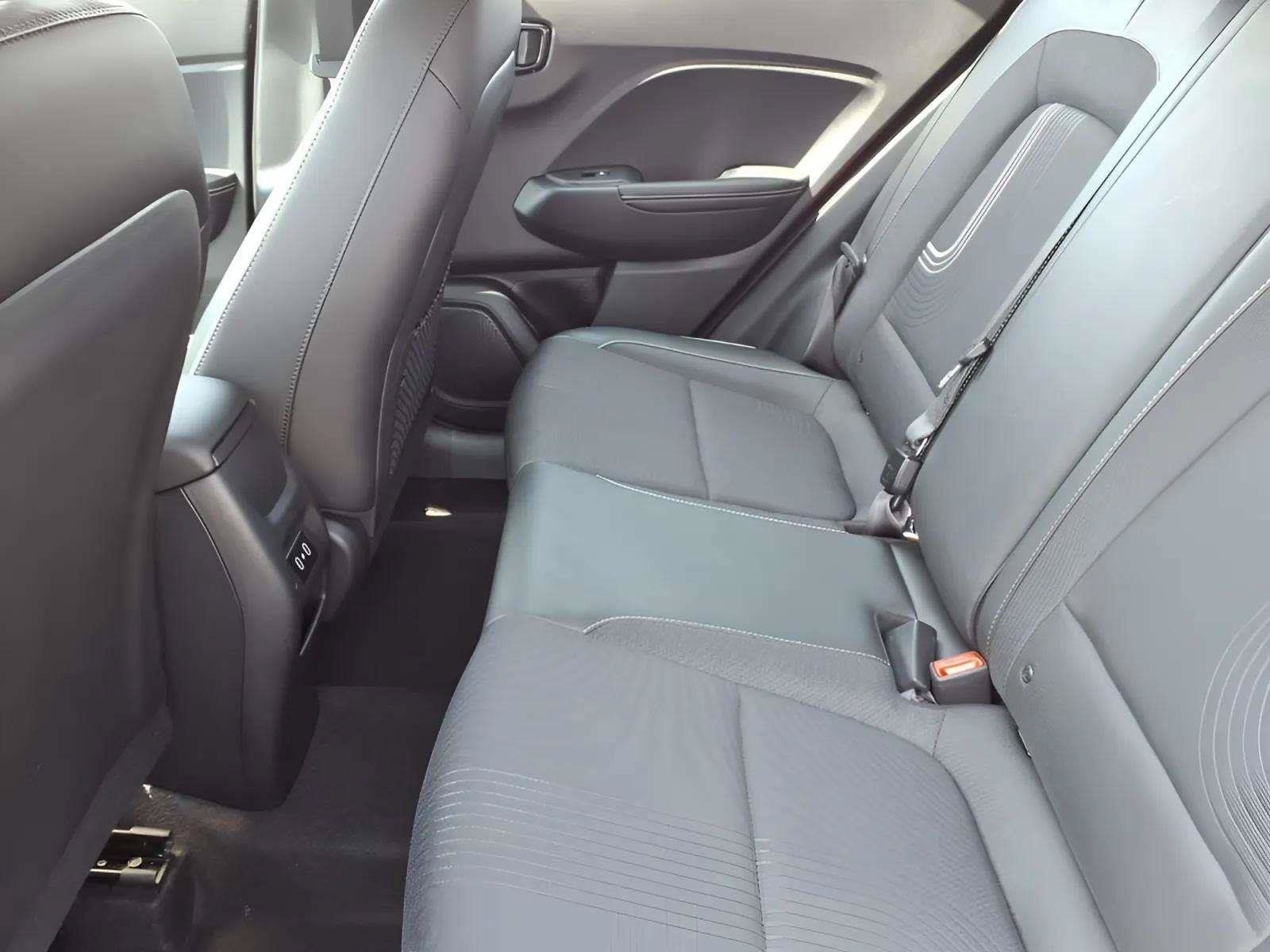 Certified 2025 Hyundai Venue Limited FWD image 19