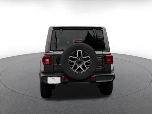 Used 2025 Jeep Wrangler Sahara image 10