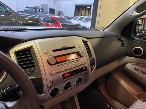 Used 2006 Toyota Tacoma PreRunner RWD image 15