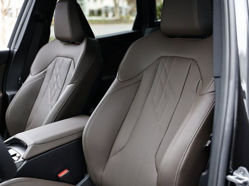 New 2026 BMW X3 xDrive30 w/ Premium Package image 19