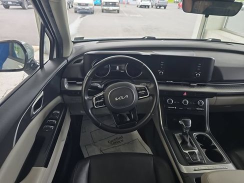 Certified 2024 Kia Carnival LX FWD image 12