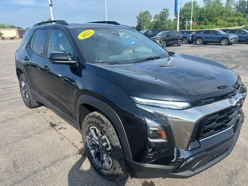 Used 2025 Chevrolet Equinox ACTIV w/ Safety and Technology Package FWD image 3