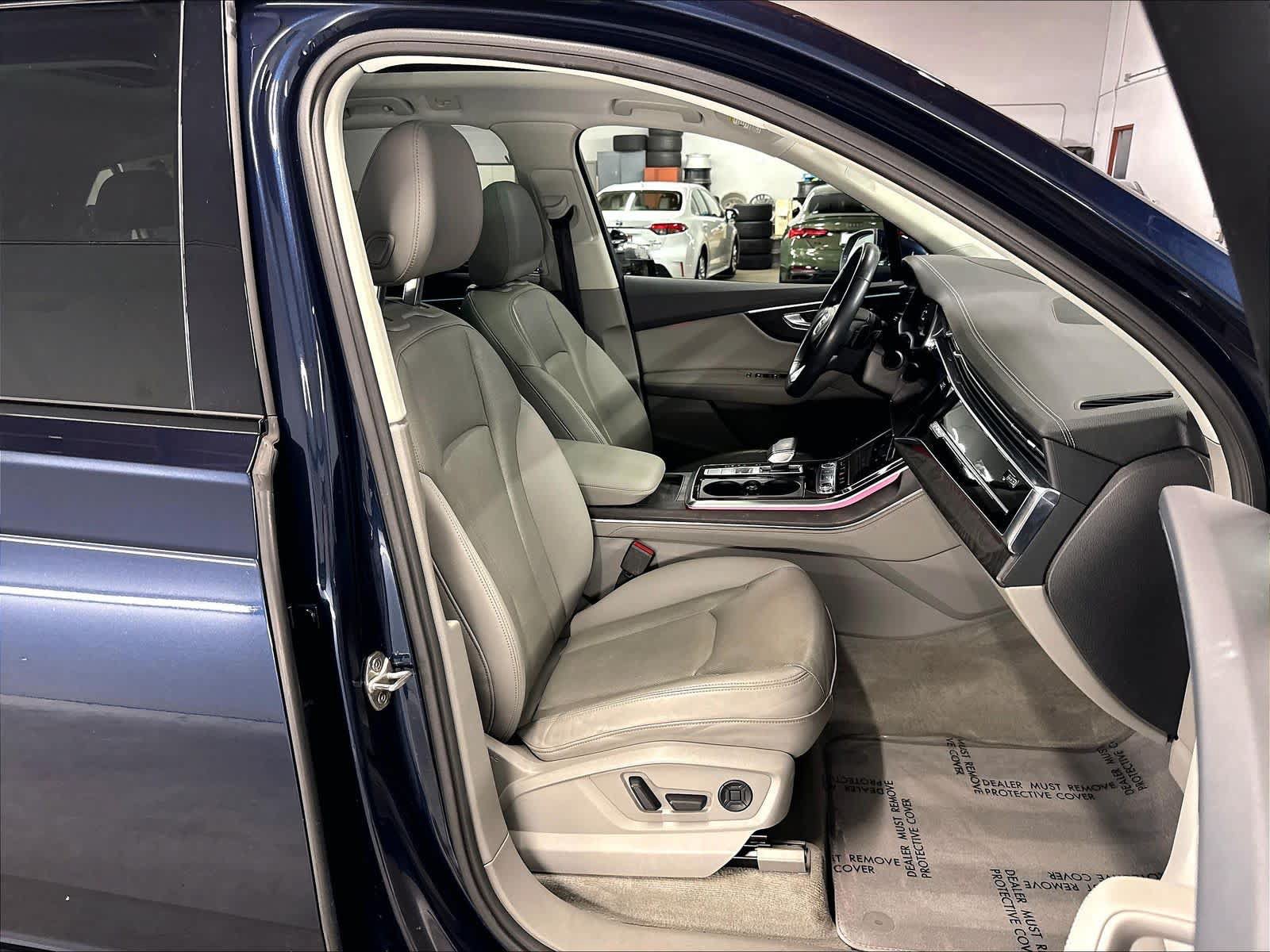 Used 2023 Audi Q7 3.0T Prestige w/ Prestige Package AWD/4WD image 9