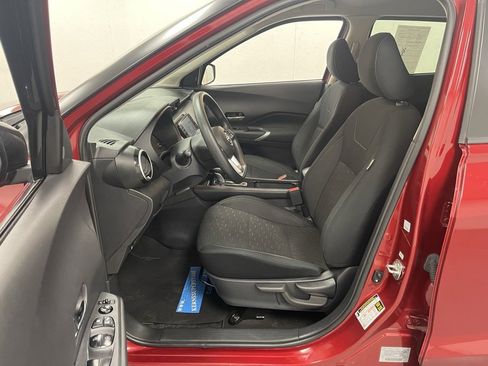 Used 2023 Nissan Kicks SV image 18