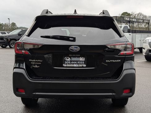 Used 2023 Subaru Outback Premium image 8