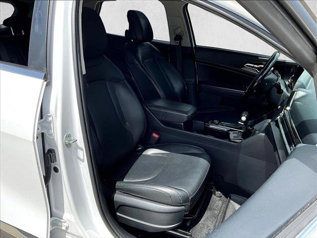 Used 2024 Kia Sportage EX FWD image 7