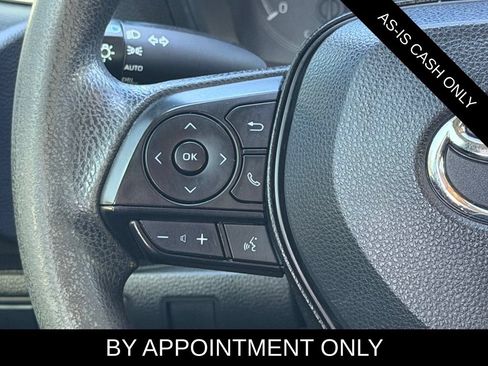 Used 2020 Toyota Corolla LE FWD image 14