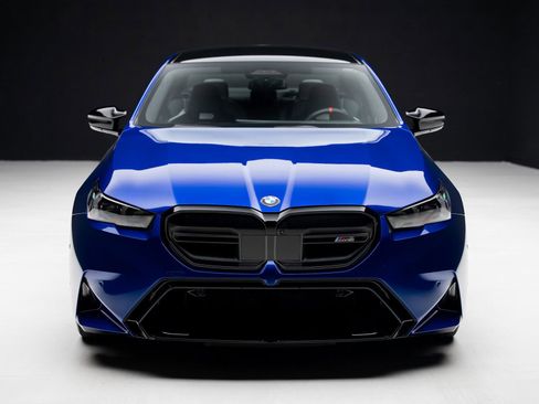 Used 2025 BMW M5 image 6