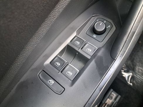 Used 2024 Volkswagen Jetta SE image 27