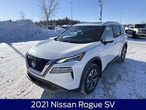 Used 2021 Nissan Rogue SV image 3