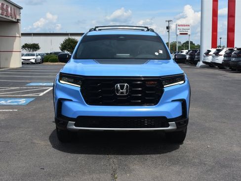 Used 2023 Honda Pilot TrailSport image 2