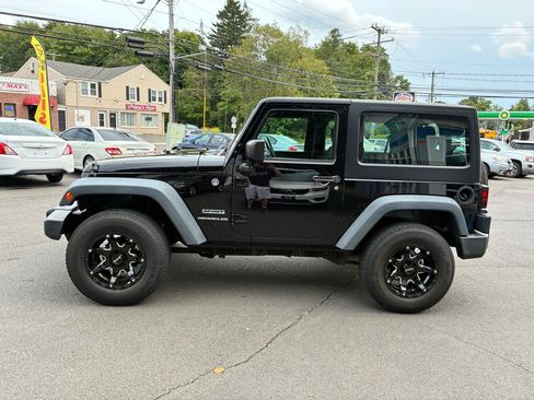 Used 2015 Jeep Wrangler Sport w/ Connectivity Group AWD/4WD image 2