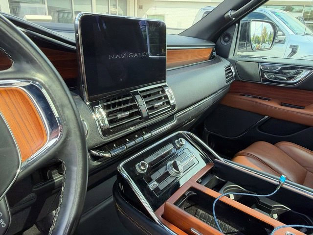 Used 2019 Lincoln Navigator L Reserve AWD/4WD image 15