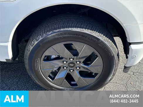 Used 2022 Ford F150 Lightning Lariat image 15