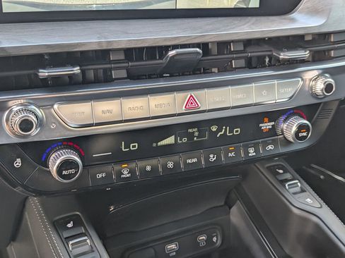 Certified 2025 Kia Telluride SX Prestige X-Pro AWD/4WD image 31