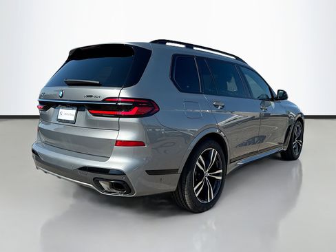 Used 2023 BMW X7 xDrive40i w/ Executive Package image 3