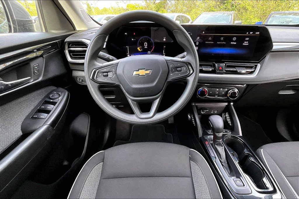 Used 2025 Chevrolet TrailBlazer LT AWD/4WD image 7