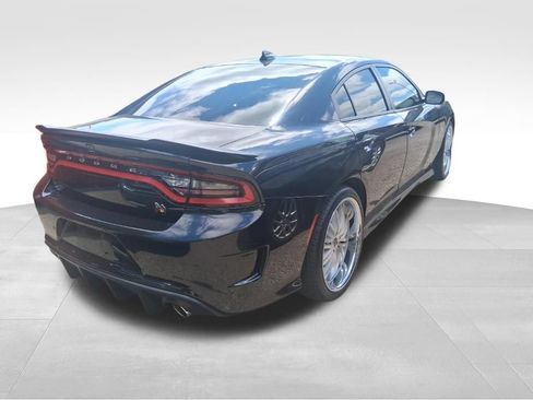 Used 2019 Dodge Charger R/T w/ Plus Group RWD image 4