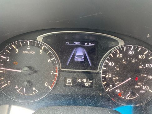 Used 2015 Nissan Pathfinder SV w/ Cargo Package FWD image 4