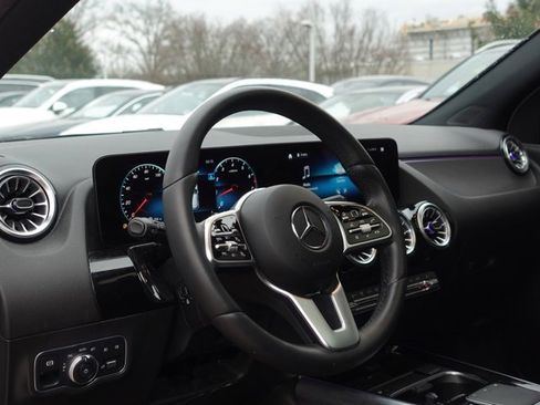 Certified 2022 Mercedes-Benz GLA 250 4MATIC image 9