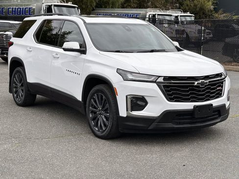 Used 2023 Chevrolet Traverse RS AWD/4WD image 5