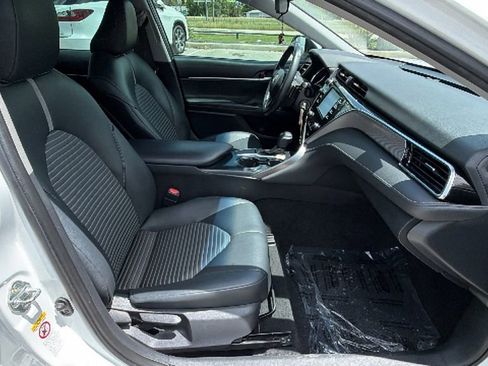 Certified 2018 Toyota Camry SE FWD image 39